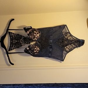 Fredericks of Hollywood Beautiful Navy and Black lace teddy